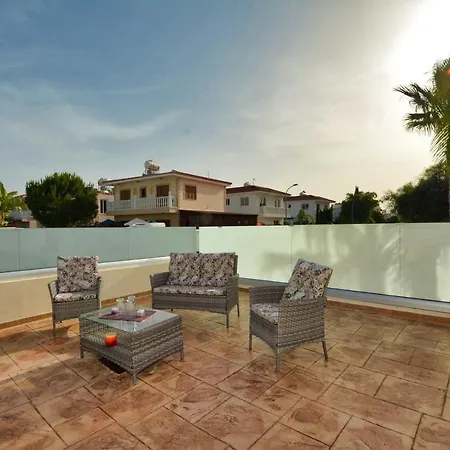 Nissi Martha Lägenhet *