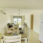 Apartament Nissi Martha *