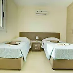 Nissi Martha Apartament *