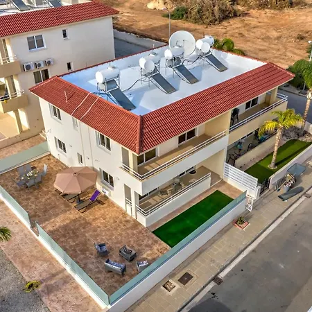 Nissi Martha アヤナパ