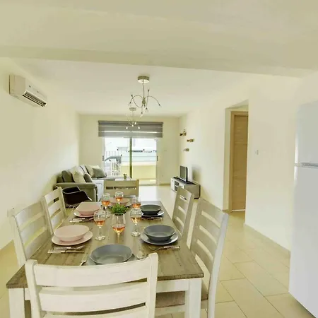 Apartament Nissi Martha *