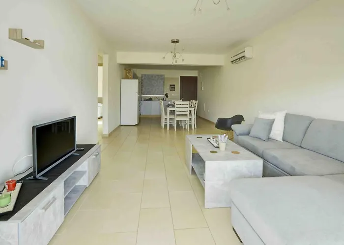 アパート Nissi Martha アヤナパ